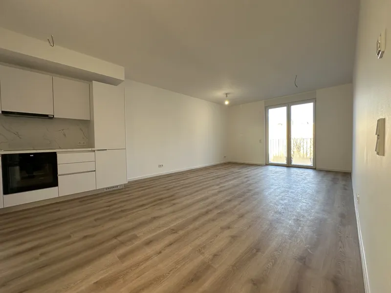 Helle 3-Zimmer-Wohnung mit tollem Ausblick, EBK und Balkon — photo 1